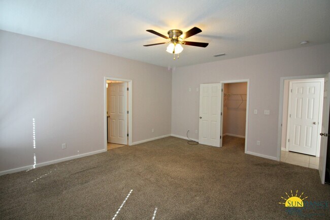 Building Photo - 559 Valparaiso Pkwy