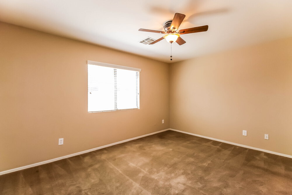 Building Photo - 10653 W Poinsettia Dr