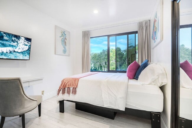 Building Photo - Live in the heart of Del Mar- where every ...