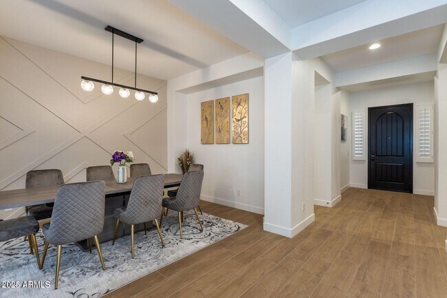 Building Photo - 8543 W Palo Verde Dr