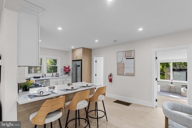 Building Photo - 4 E Haddon Ave