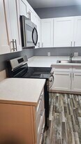 Building Photo - 2500 Bassler St
