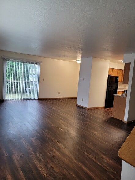 Living Rm. - 119 W Meade Ave