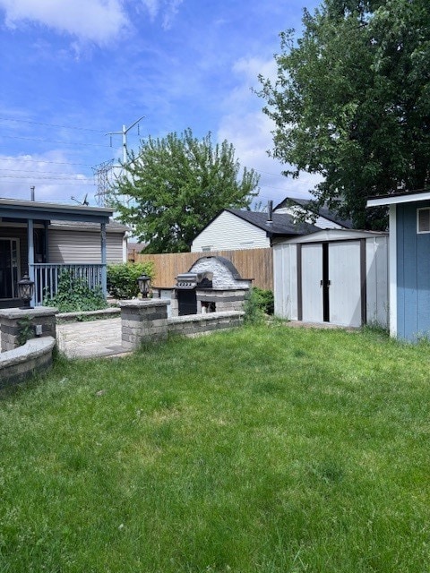 Building Photo - 611 Nelson Ave