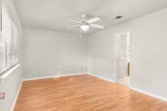 Building Photo - 11931 Rosethorn Dr