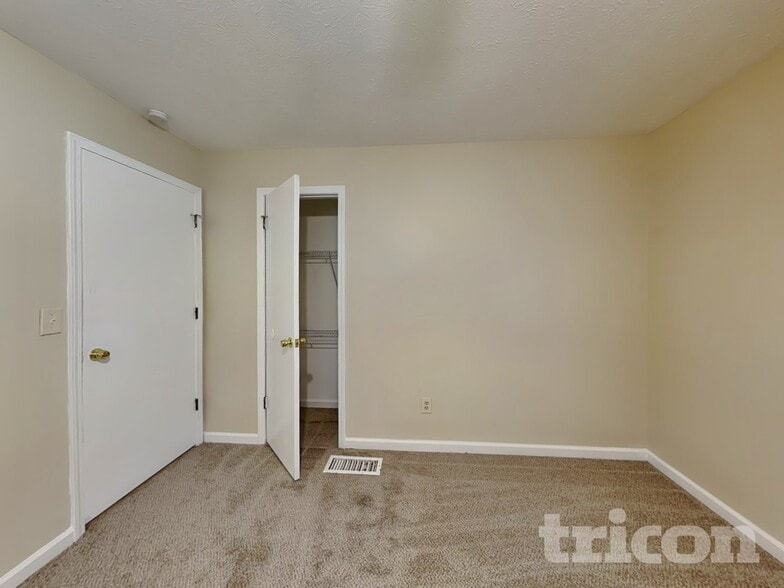 Building Photo - 8977 Tweeddale Dr