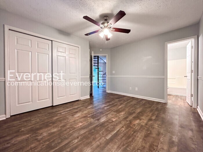Building Photo - 1336 Yorkshire Ln