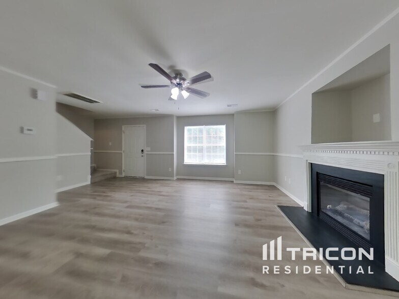 Building Photo - 4827 Canipe Dr