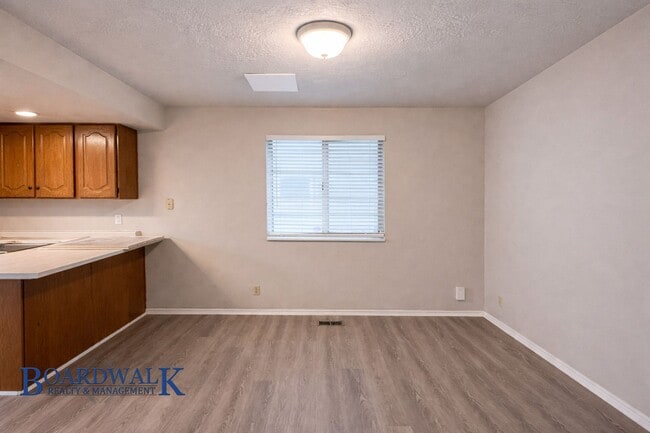 Building Photo - Awesome 3 Bedroom in Salt Lake City!