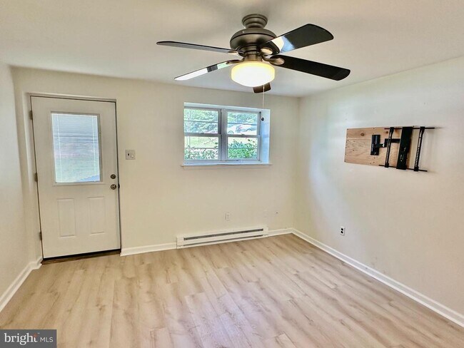 Building Photo - 333 Lacey Ave