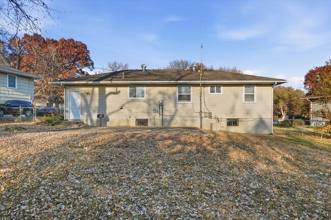 Building Photo - 4916 Crescent Ave