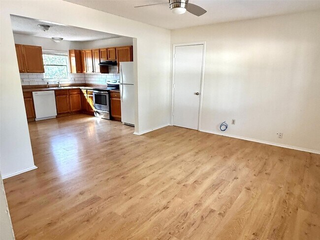 Building Photo - 15205 Cavalier Canyon Dr