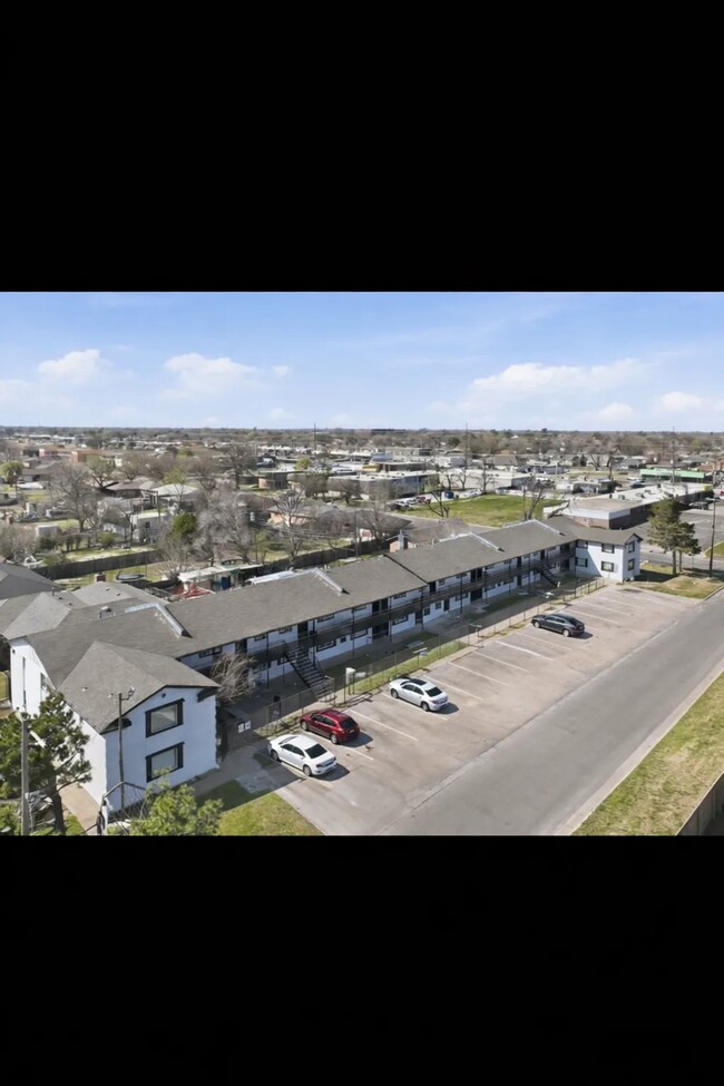 Building Photo - Beautiful 3 Bed / 1 Bath apartment for your family!