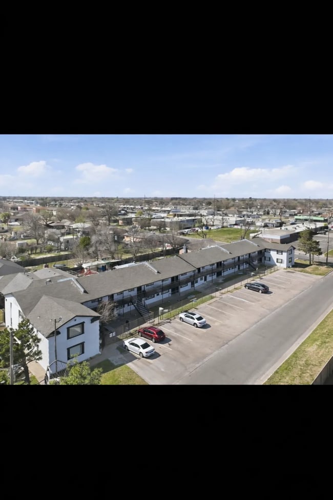 Building Photo - Newly remodeled 2 bed apartment ready for move in