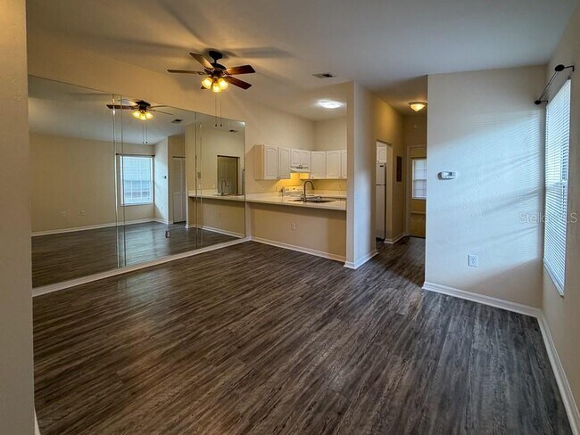 Building Photo - 4003 SW 27th St