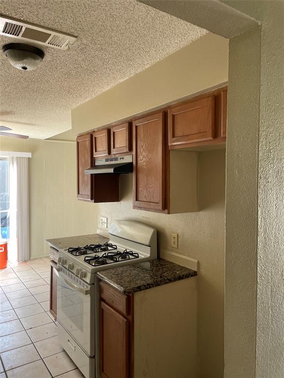 Building Photo - 4704 Lambs Ln