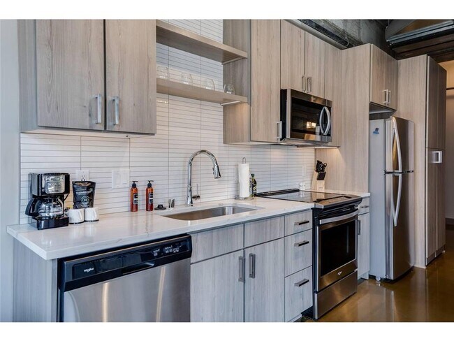 Building Photo - 728 3rd Sta