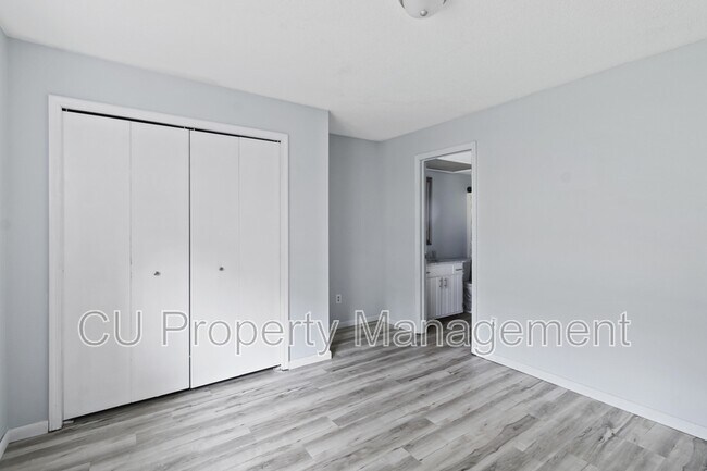 Building Photo - 1202 Dean Dr