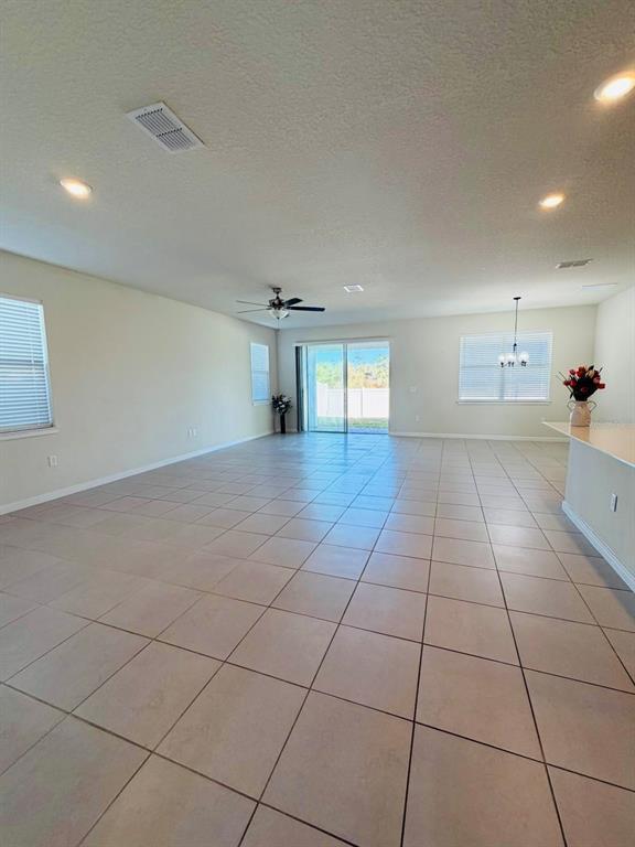 Building Photo - 13049 Skyway Ln