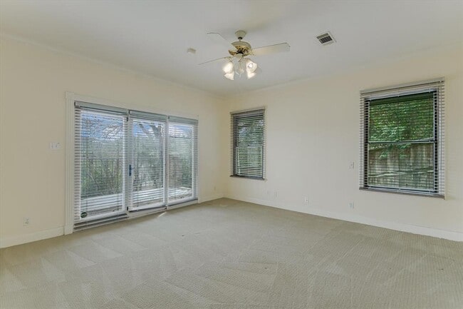 Building Photo - 4000 Belmont Park Dr