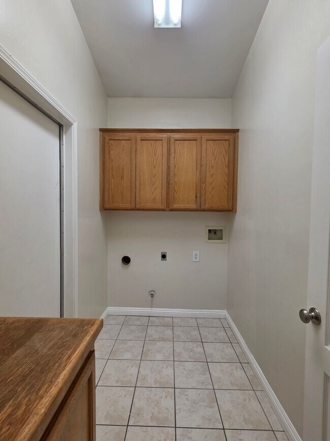 Building Photo - 10104 Brookline Woods Dr