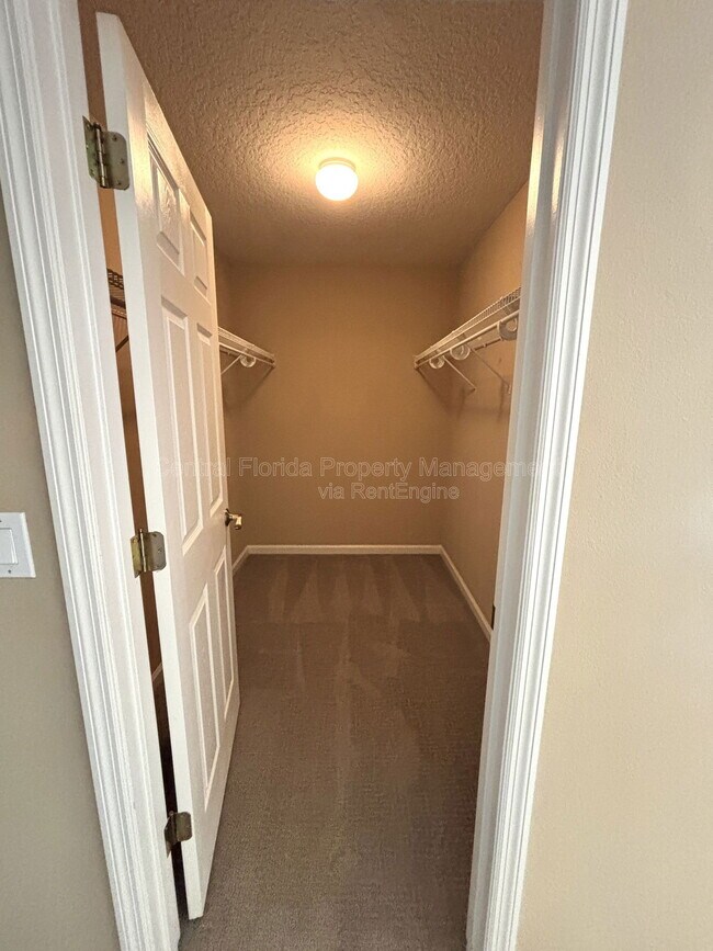 Building Photo - 381 E Sandpiper St