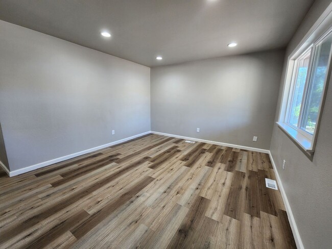 Building Photo - Duplex Located near Fort Carson!!