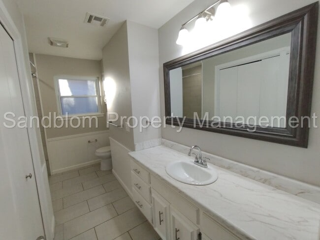 Building Photo - FOR LEASE | Mid-town Tulsa | Available Now!