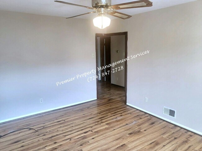 Building Photo - 919 6th Ave