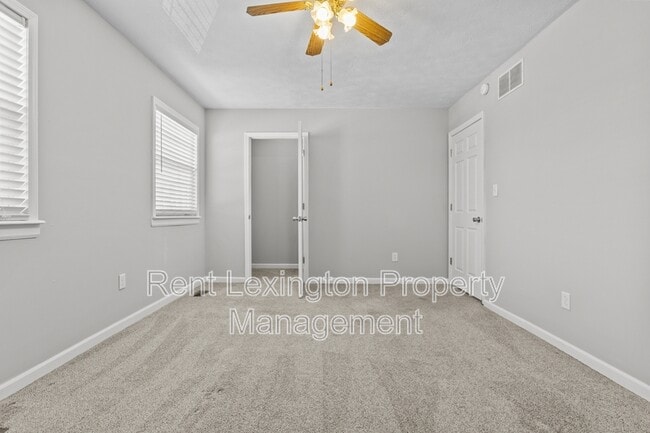 Building Photo - 1658 Foxhaven Dr