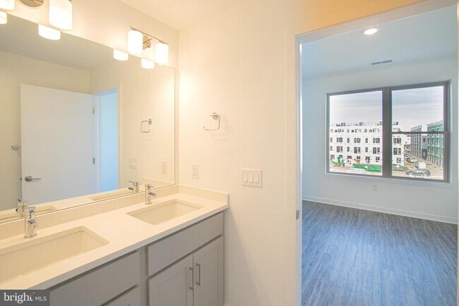 Building Photo - 3013 Evergreen Walk