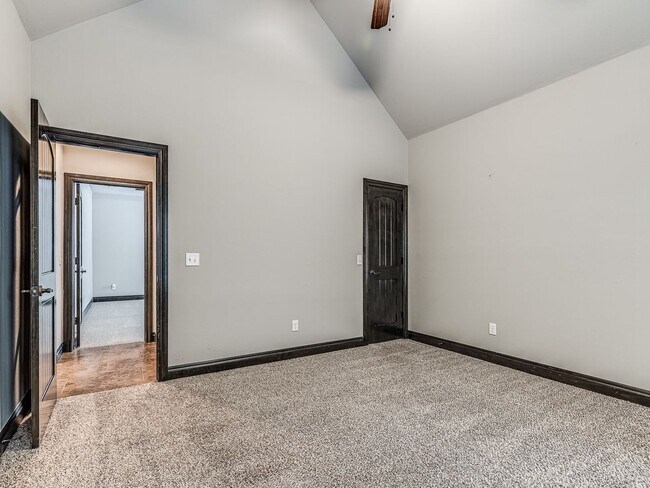Building Photo - 13609 Gentry Dr