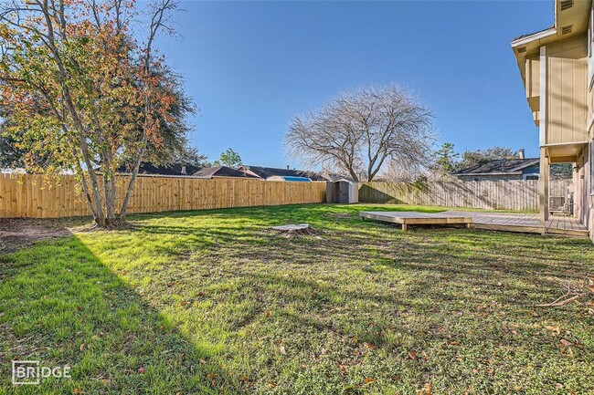 Building Photo - 2801 Custer Dr