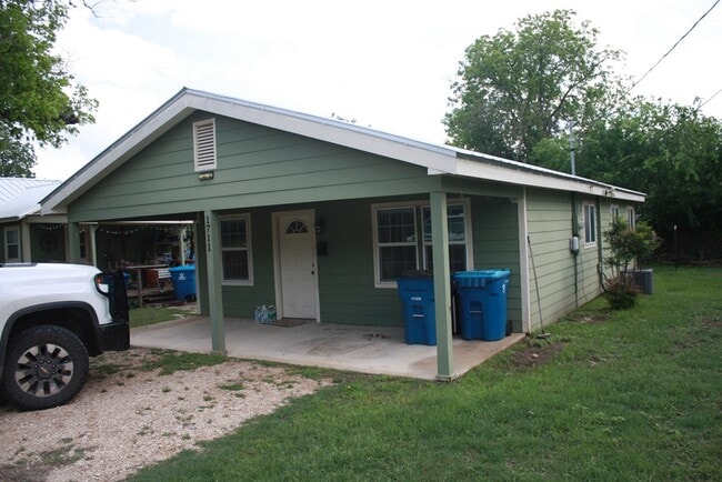Building Photo - 1711 None