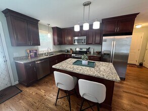 Building Photo - Charming 3-Bedroom Home with Modern Comfor...