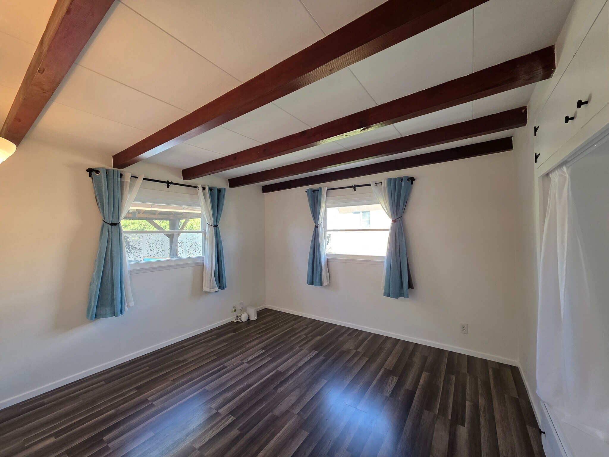 Bedroom 3 has two large windows facing back yard and side yard. - 456 E Indian Rock Rd