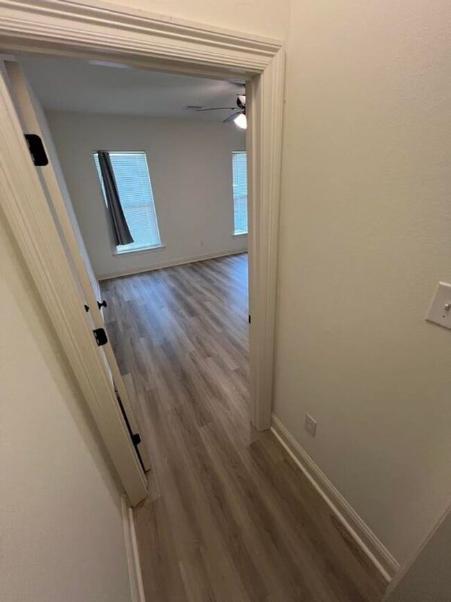 Building Photo - Trendy, 3 bedroom, 2 bath home in coveted Kenilworth Crossing Community near LSU