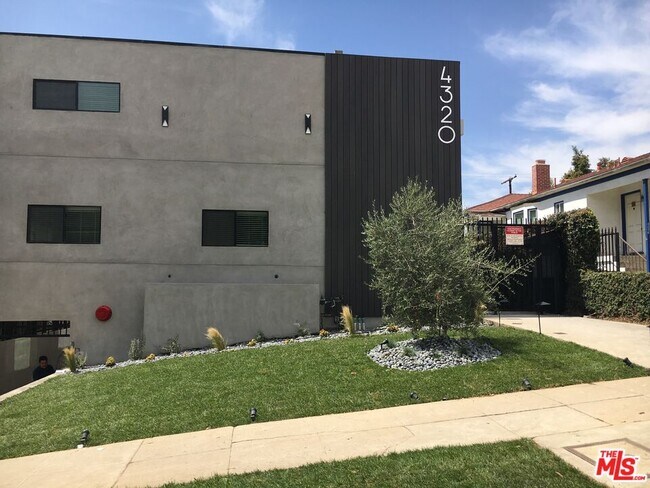 Building Photo - 4320 Finley Ave