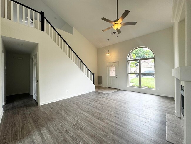 Building Photo - 409 Ella Rae Ln