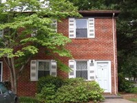Building Photo - End Unit Townhome in Three Fountains