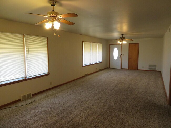 Building Photo - 9607 I-27