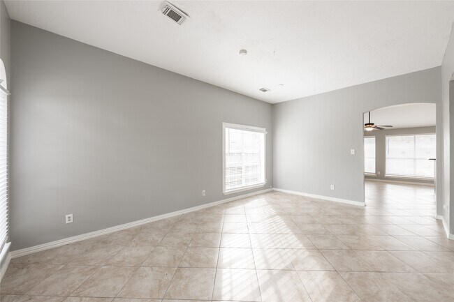 Building Photo - 6307 Pleasant Stream Dr