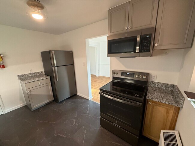 Building Photo - Two Bedroom Duplex Located Just Blocks from Downtown - No Students Permitted