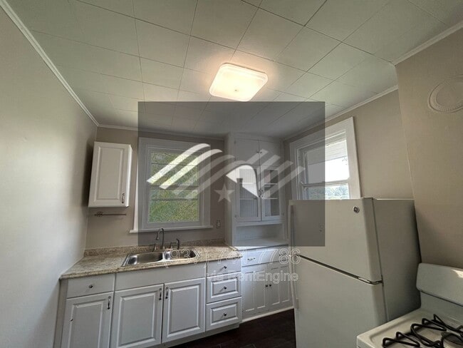 Building Photo - 5563 Bosworth Pl