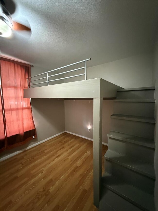 Building Photo - 501 Morning Dove Dr