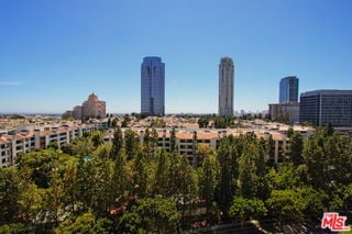 Building Photo - 2170 Century Pk E