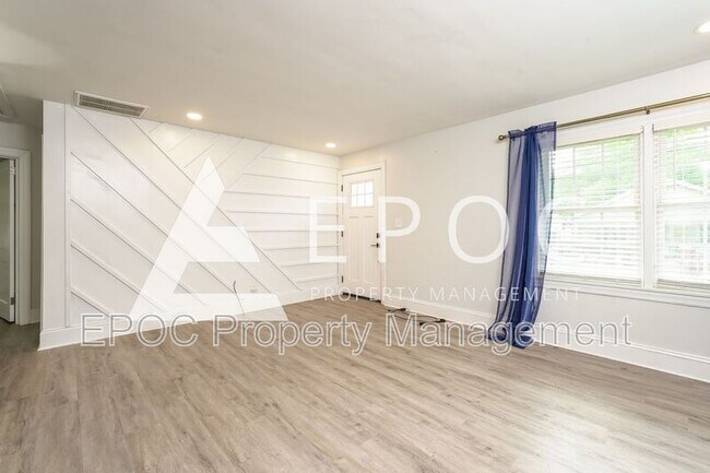 Building Photo - 405 Peele St