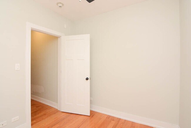 Building Photo - 542 Chestnut