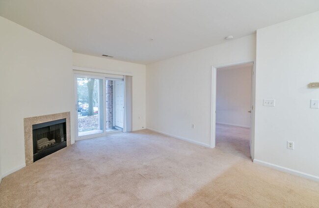 Building Photo - Charming And Well-Maintained 1 Bedr 1 Bath...