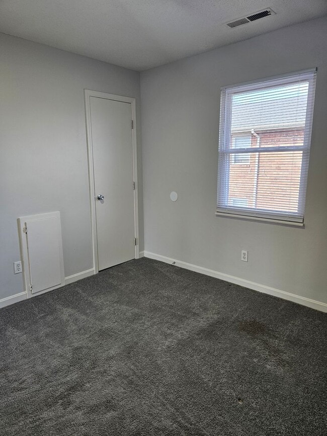 Building Photo - 1 bedroom 1 bathroom